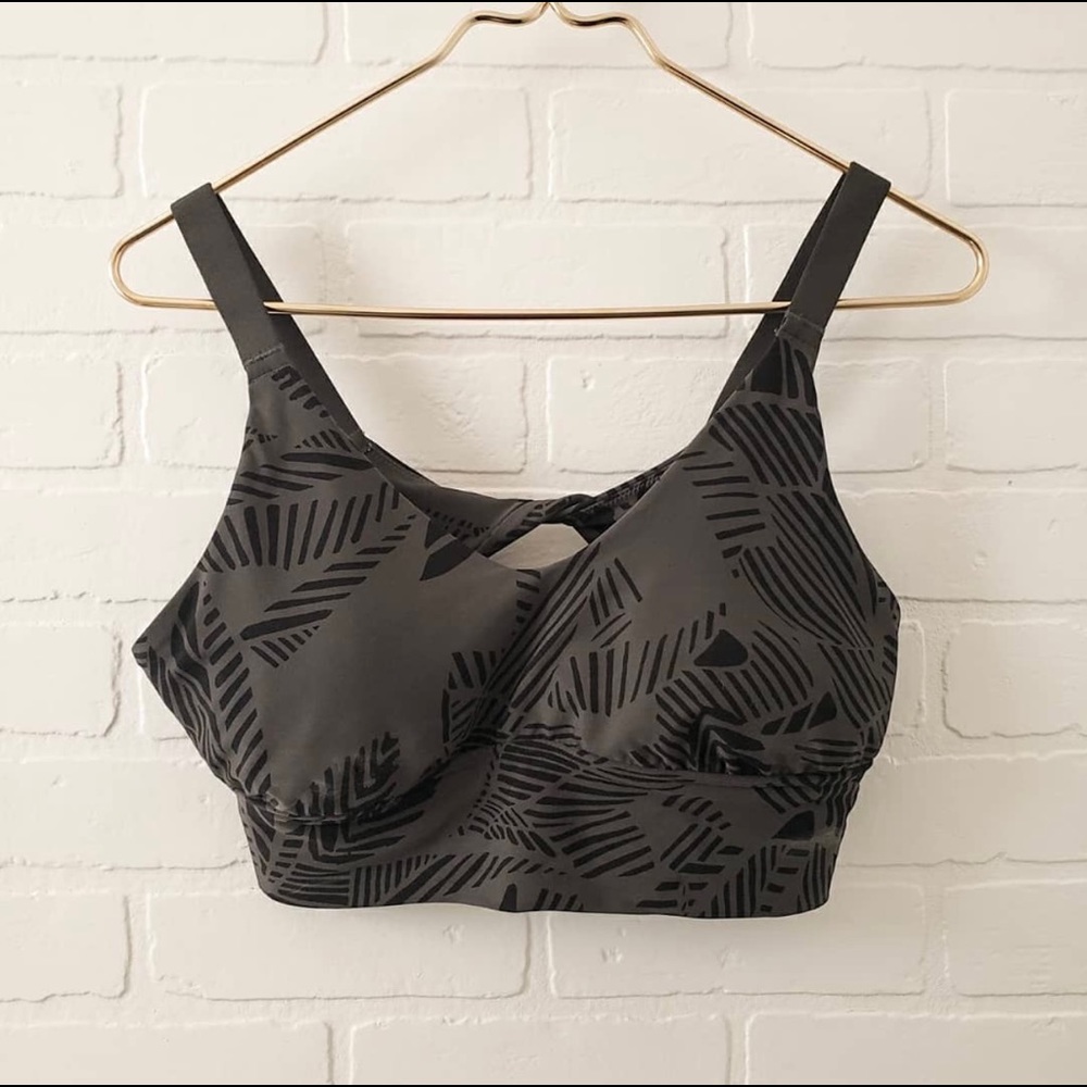 Aerie Twist Back Sports Bra